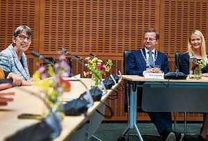 CdK spreekt burgemeester toe bij diens afscheid